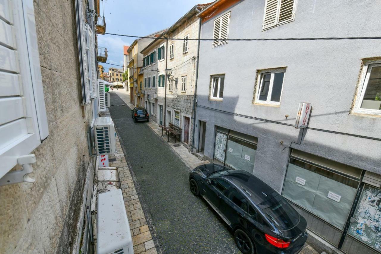 Apartment Cecilija Sinj Eksteriør billede